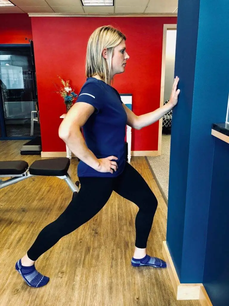 standing hip flexor stretch